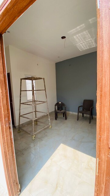 Room in 3 BHK Independent House at Jankipuram Extension – for Sale