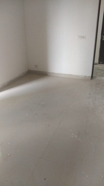 Room in 2 BHK Apartment at Insprosper New Saket, Abdullapur – for Sale