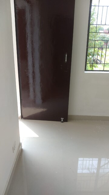 Room in 2 BHK Apartment at Insprosper New Saket, Abdullapur – for Sale