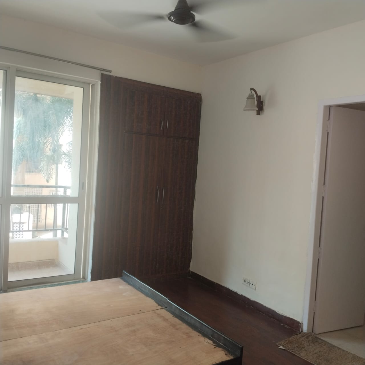 Resale 2.5 Bedroom 822 Sq.Ft. Apartment in Arun Vihar Noida 7211974