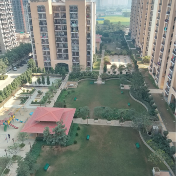 Swimming Pool in 3 BHK Apartment at Vipul Lavanya, Sector 81 – for Sale