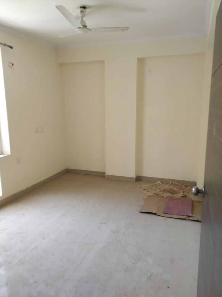 2 BHK + Pooja Room Apartment For Sale in Royale Platinum