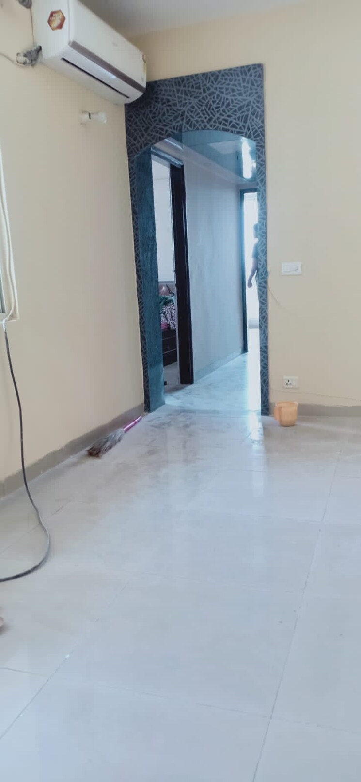 Room, sector 77 3 Bedroom 1500 Sq.Ft. Apartment In Sector 77 Noida 7213253