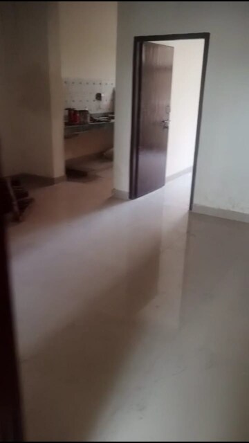 Room in 3 BHK Builder Floor at Meerut Cantt – for Sale