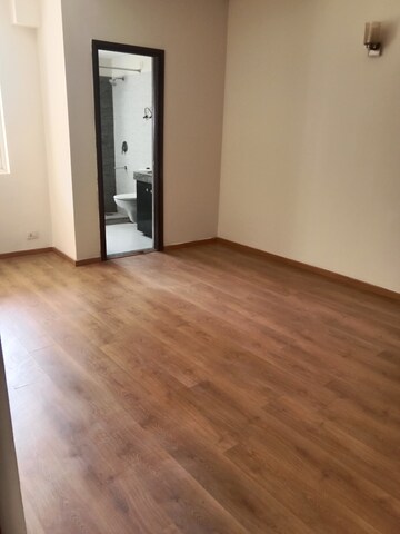 Room in 3 BHK Apartment at Paras Dews, Sector 106 – for Sale
