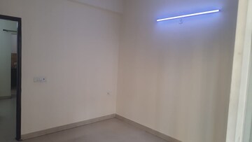 Room in 3.5 BHK Apartment at Sector 77 – for Sale