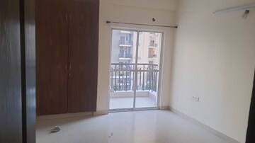 Room in 3.5 BHK Apartment at Sector 77 – for Sale