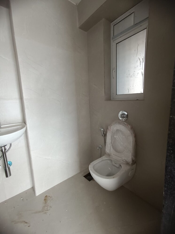Bathroom, trishabh-greens 3 Bedroom 1100 Sq.Ft. Apartment In Chembur Mumbai 7213888