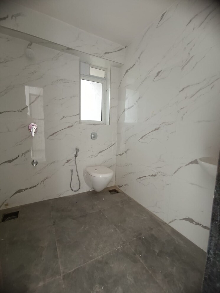 Bathroom, trishabh-greens 3 Bedroom 1100 Sq.Ft. Apartment In Chembur Mumbai 7213888