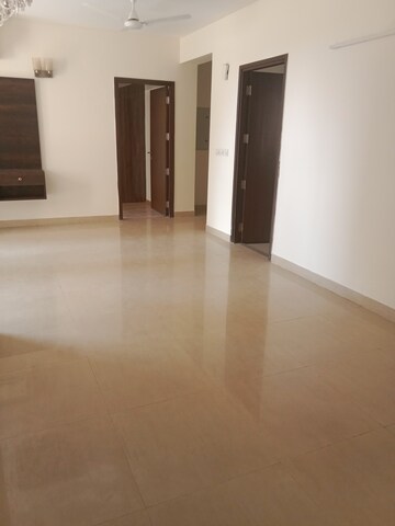 Room in 4 BHK Apartment at Paras Dews, Sector 106 – for Sale