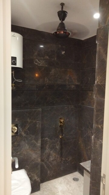 Furnished Amenities in 4 BHK Builder Floor at Anand Vihar – for Sale