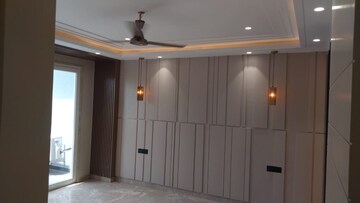 Building Lobby in 4 BHK Builder Floor at Anand Vihar – for Sale