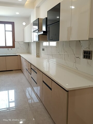 Kitchen in 1.5 BHK Apartment at Paradise Sai Sahil, Ulwe – for Sale