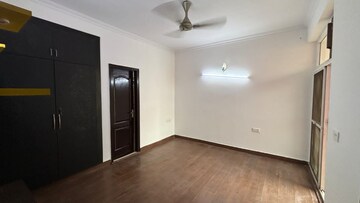 Room in 2 BHK Apartment at Panchsheel Greens II, Sector 16 Greater Noida – for Sale