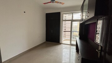Room in 2 BHK Apartment at Panchsheel Greens II, Sector 16 Greater Noida – for Sale