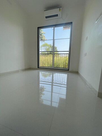 Room in 2 BHK Apartment at Seasons Green, Khadakpada – for Sale