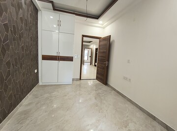 Room in 3 BHK Builder Floor at Fidato Honour Homes, Sector 89 – for Sale