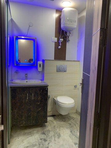 Bathroom in 6+ BHK Independent House at Pitampura – for Sale