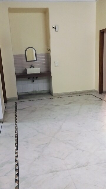 Room in 2 BHK Apartment at Hill Side Powai, Powai – for Sale