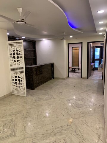 Room in 3 BHK Builder Floor at Shalimar Bagh – for Sale