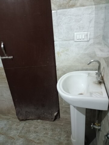 Bathroom in 3.5 BHK Apartment at Eldeco Riviera, Pi Greater Noida – for Sale