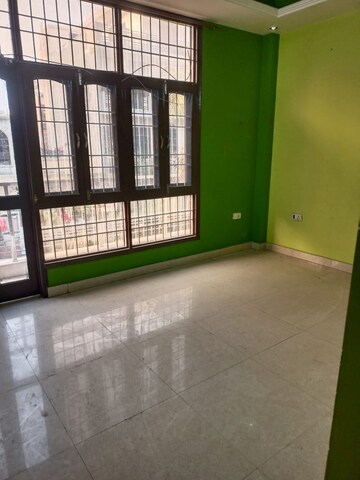 Room in 3.5 BHK Apartment at Eldeco Riviera, Pi Greater Noida – for Sale