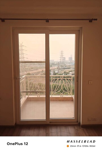 Room in 2.5 BHK Builder Floor at Sainik Colony – for Sale