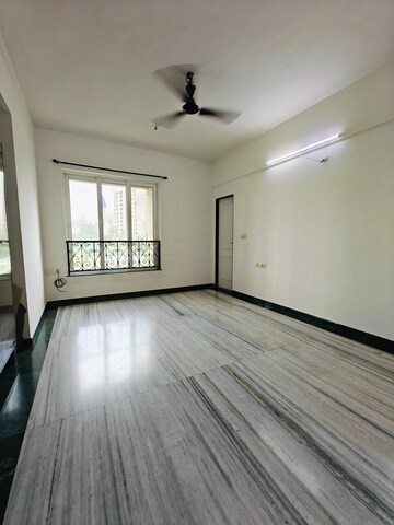 Room in 3 BHK Apartment at Hiranandani Estate, Ghodbunder Road – for Sale