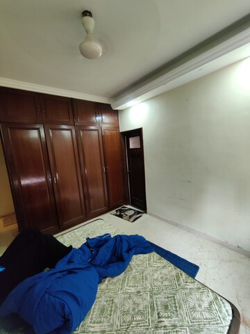 Bedroom in 2 BHK Apartment at Andheri West – for Rent