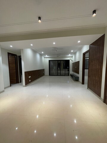 Room in 1.5 BHK Apartment at JMD Suburbio, Sector 67 – for Sale