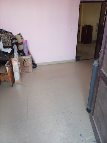 Parking in 3 BHK Apartment at Omaxe Heights, Sector 86 – for Sale