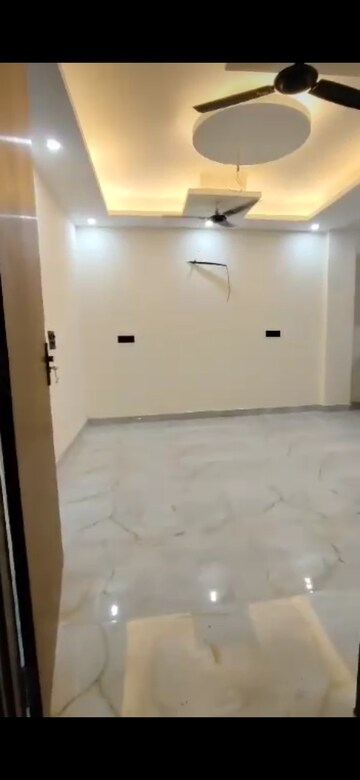 Room in 2 BHK Builder Floor at Vasant Kunj – for Sale