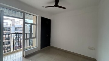 Room in 2 BHK Apartment at Panchsheel Greens II, Sector 16 Greater Noida – for Sale