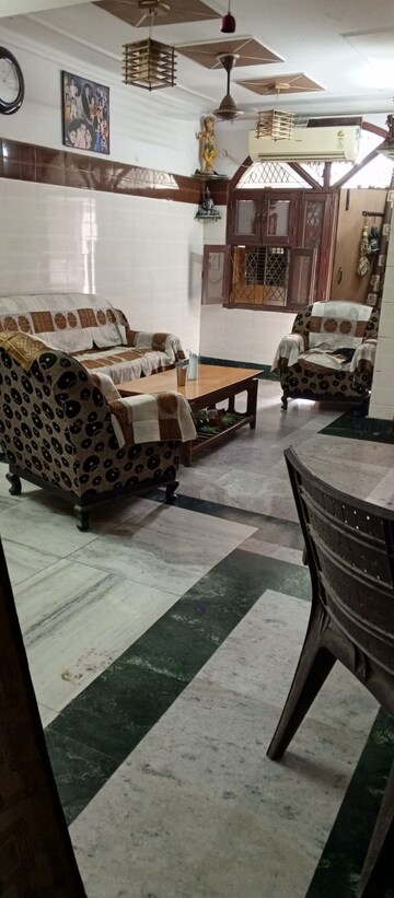 Living Room in 3 BHK Builder Floor at Maitri Apartment Garhi Chaukhandi, Garhi Chaukhandi – for Sale