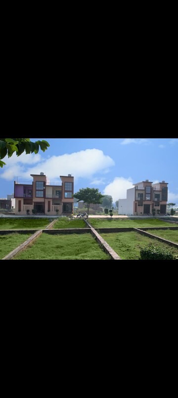  Plot For Sale in Yamuna Expressway