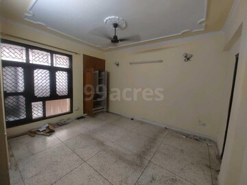 Room in 1 BHK Apartment at Sector 12 Dwarka – for Sale