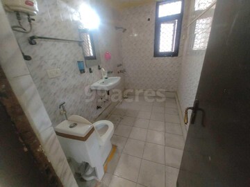 Bathroom in 1 BHK Apartment at Sector 12 Dwarka – for Sale