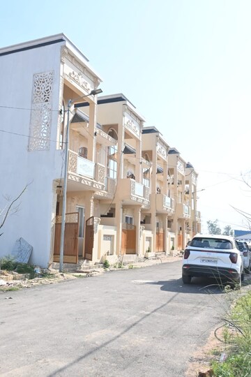 2 BHK Independent House For Sale in Wazirganj