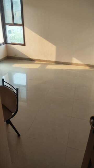 Bathroom in 3.5 BHK Apartment at Vipul Greens, Sector 48 – for Sale