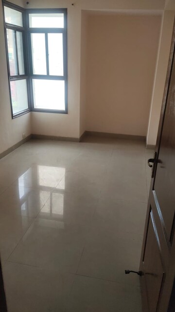 Room in 3.5 BHK Apartment at Vipul Greens, Sector 48 – for Sale