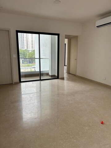 Room in 3.5 BHK Apartment at Vipul Greens, Sector 48 – for Sale
