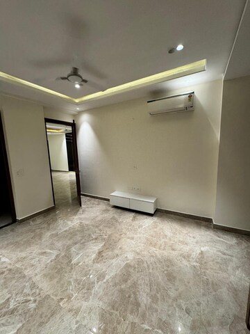 Room in 3.5 BHK Apartment at Vipul Greens, Sector 48 – for Sale