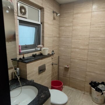 Bathroom in 3 BHK Builder Floor at BPTP Amstoria, Sector 102 – for Sale