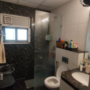 Team Area in 3 BHK Builder Floor at BPTP Amstoria, Sector 102 – for Sale