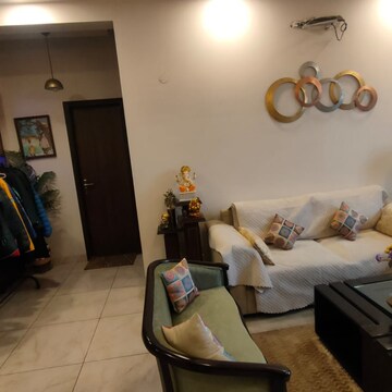 Furnished Amenities in 3 BHK Builder Floor at BPTP Amstoria, Sector 102 – for Sale