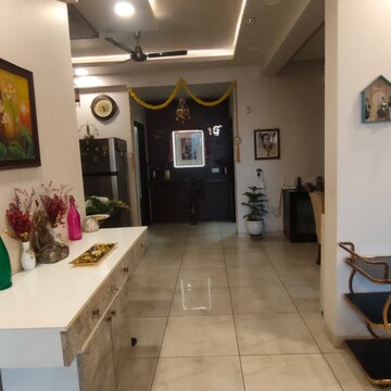 Parking in 3 BHK Builder Floor at BPTP Amstoria, Sector 102 – for Sale