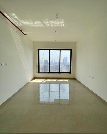 Room in 2 BHK Apartment at Mahindra Roots, Kandivali East – for Sale