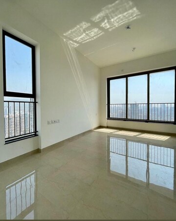 Room in 2 BHK Apartment at Mahindra Roots, Kandivali East – for Sale