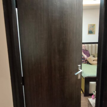 Furnished Amenities in 3 BHK Builder Floor at BPTP Amstoria, Sector 102 – for Sale