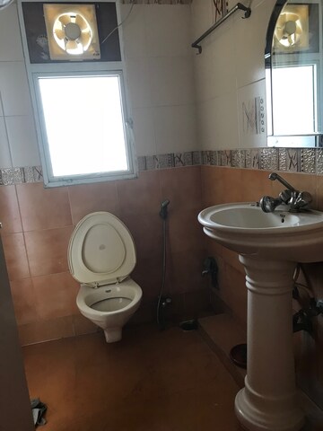 Bathroom in 3 BHK Apartment at DLF Ridgewood Estate, Dlf Phase iv – for Rent